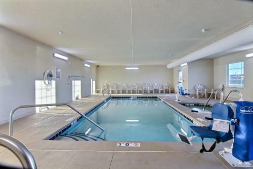 Cobblestone Hotel & Suites - Beulah