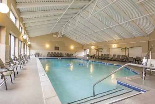 Hotel Doubletree By Hilton Grand Rapids-airport