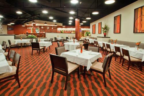 Crowne Plaza Hotel Grand Rapids - Airport