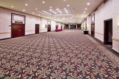 Crowne Plaza Hotel Grand Rapids - Airport