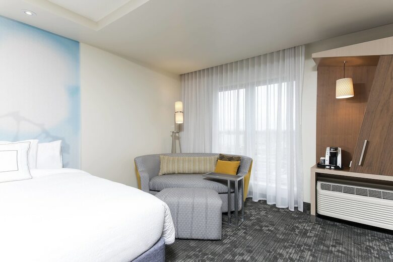 Hotel Courtyard By Marriott Holland Downtown