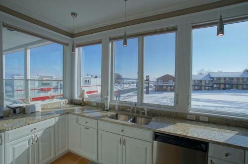 Apartamento Pier Harbor #2, Condo At Saint Ignace