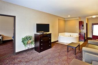 Holiday Inn Express Hotel & Suites Woodhaven