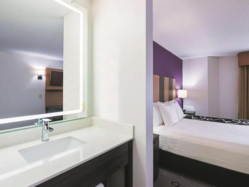 Hotel La Quinta By Wyndham Minneapolis Northwest