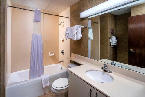 The Suites Hotel At Waterfront Plaza