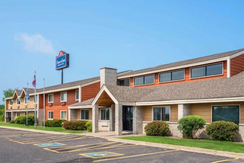 Hotel Americinn By Wyndham Little Falls