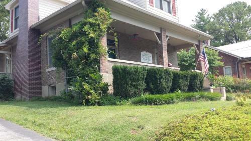 Posada Harbor Haus Inn & Suites