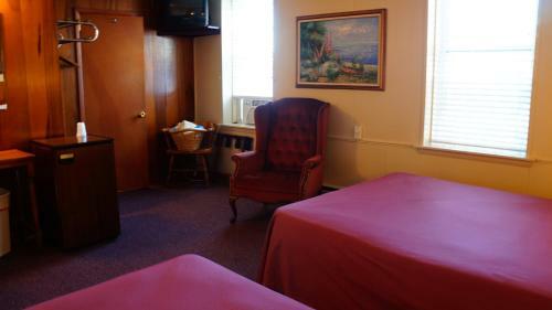Posada Harbor Haus Inn & Suites