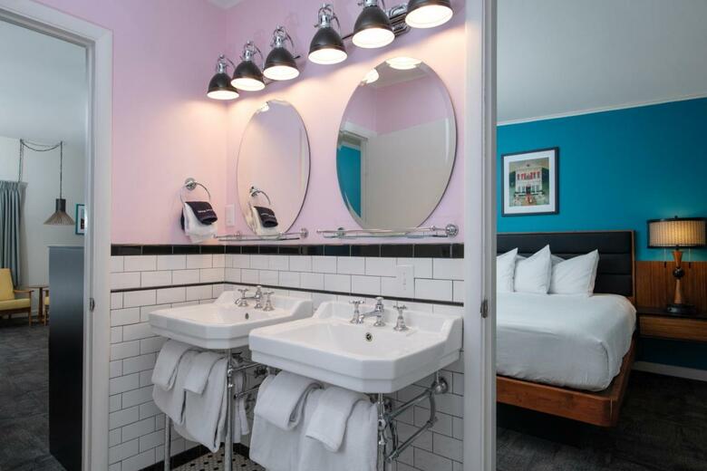 Royal 7 Budget Inn Motel