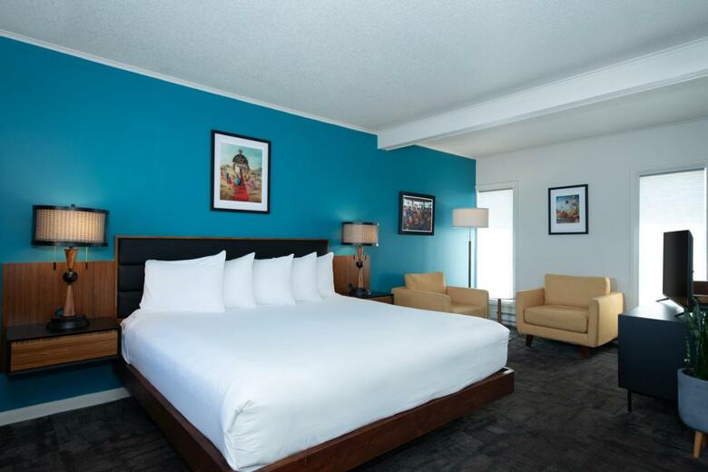 Royal 7 Budget Inn Motel