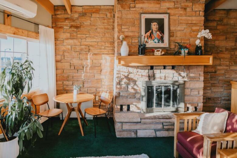 Royal 7 Budget Inn Motel