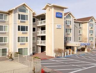 Hotel Baymont Inn And Suites