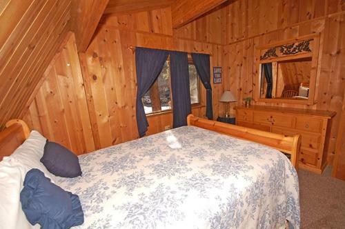 Spruce Avenue Holiday Home 1