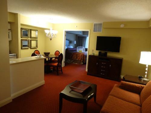Aparthotel Suites At Jockey Club