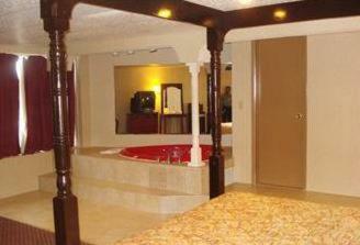 Hotel Town House Inn And Suites