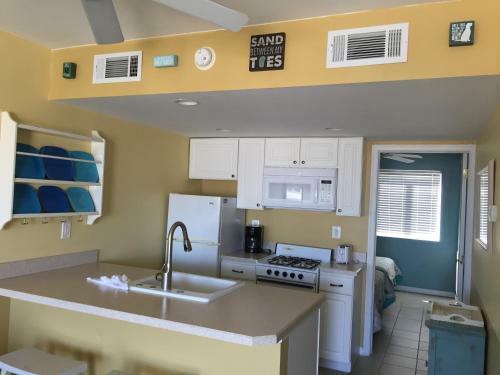 Hotel Surf Song Beach Resort