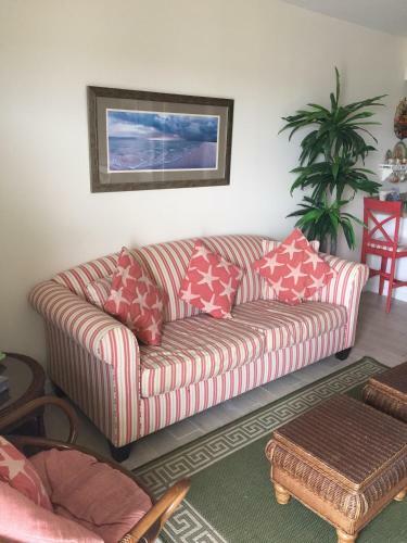 Hotel Surf Song Beach Resort