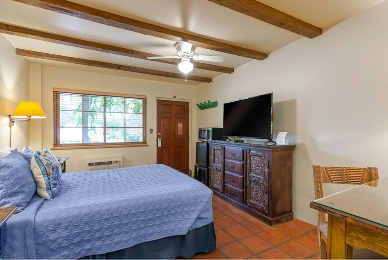 Posada Santa Fe Motel & Inn