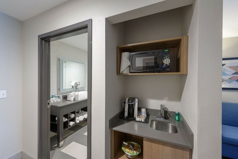 Hotel Holiday Inn Express & Suites Jamestown