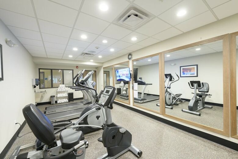 Hotel Holiday Inn Express & Suites Jamestown