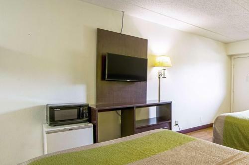 Motel Charlotte Plaza Inn