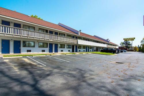 Motel Charlotte Plaza Inn