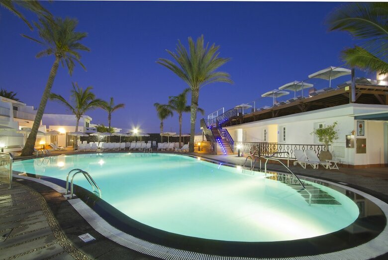 Plus Fariones Apartamentos