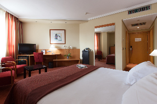 Hotel Silken Luis De Le�n