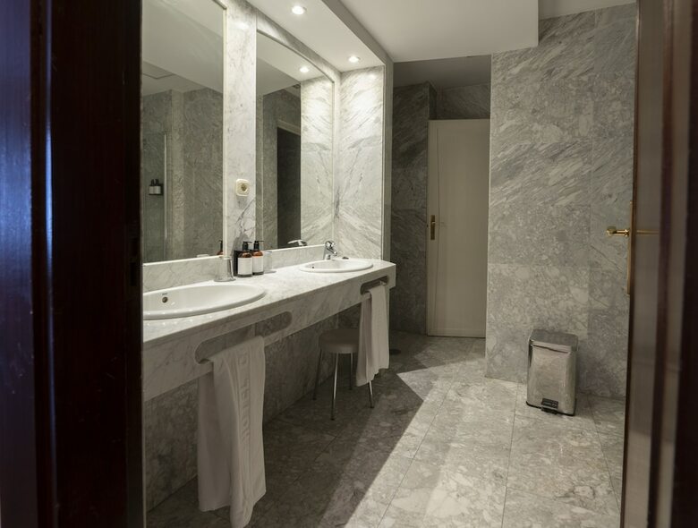 Hotel Barcel� Le�n Conde Luna