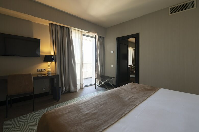 Hotel Barcel� Le�n Conde Luna