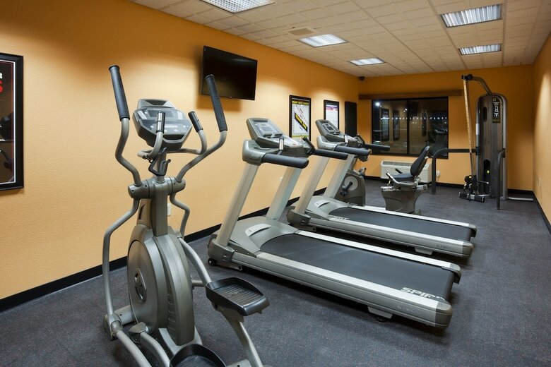 Hotel Expressway Suites Of Grand Forks