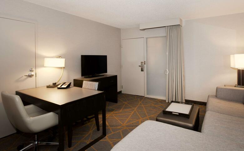 Hotel Embassy Suites By Hilton Cincinnati Northeast - Blue Ash