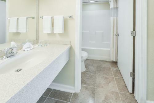 Hotel Travelodge Grove City