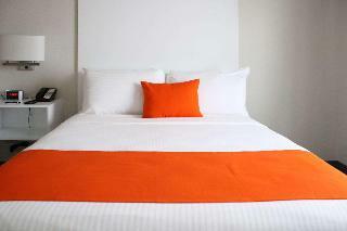 Hotel Schoenbrunn Inn & Suites