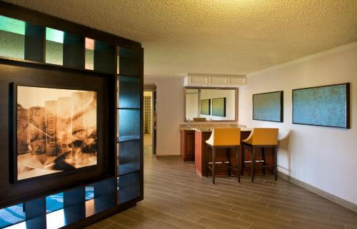 Hotel Embassy Suites By Hilton Portland Washington Square