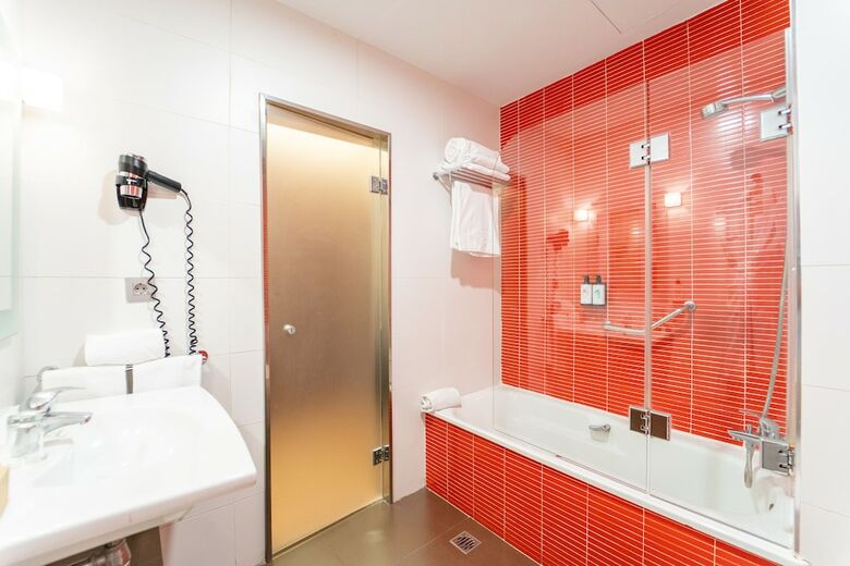 Hotel Granada By Pierre Vacances