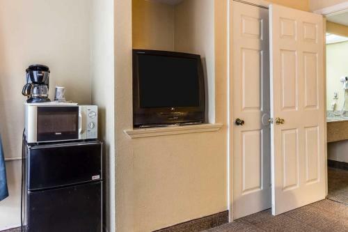 Motel Econo Lodge Inn And Suites Beach Front Central
