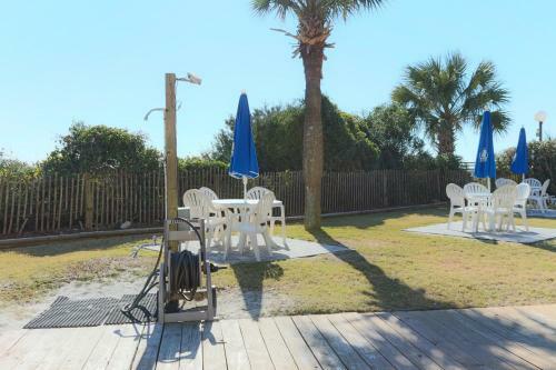 Hotel Schooner Beach And Racquet Club