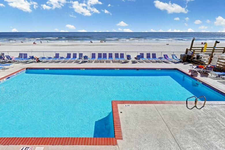 Hotel Sands Ocean Club