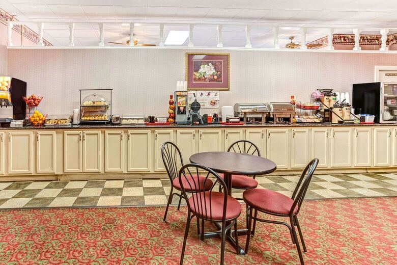 Ramada Murfreesboro Hotel