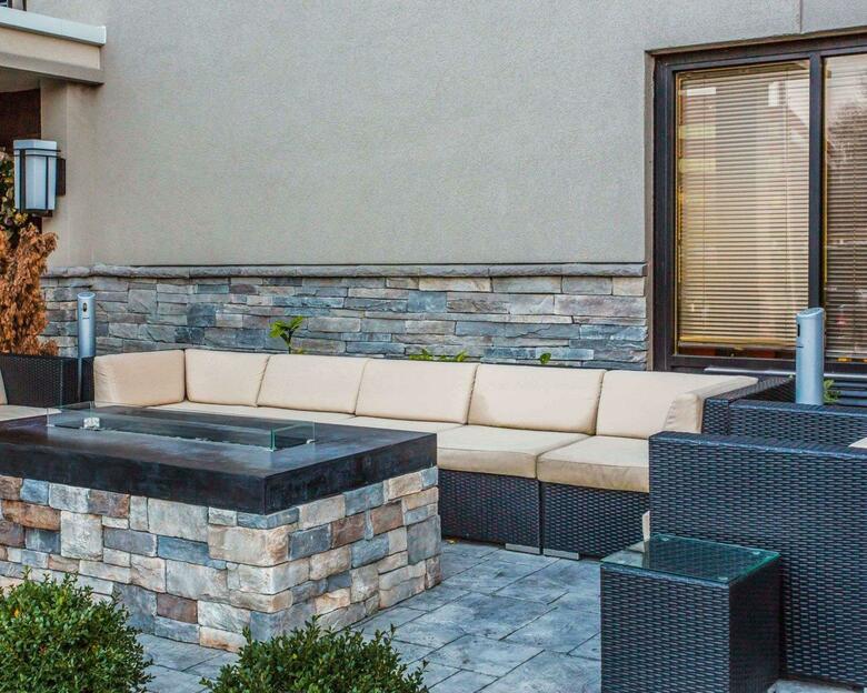 Hotel Quality Suites Nashville Airport