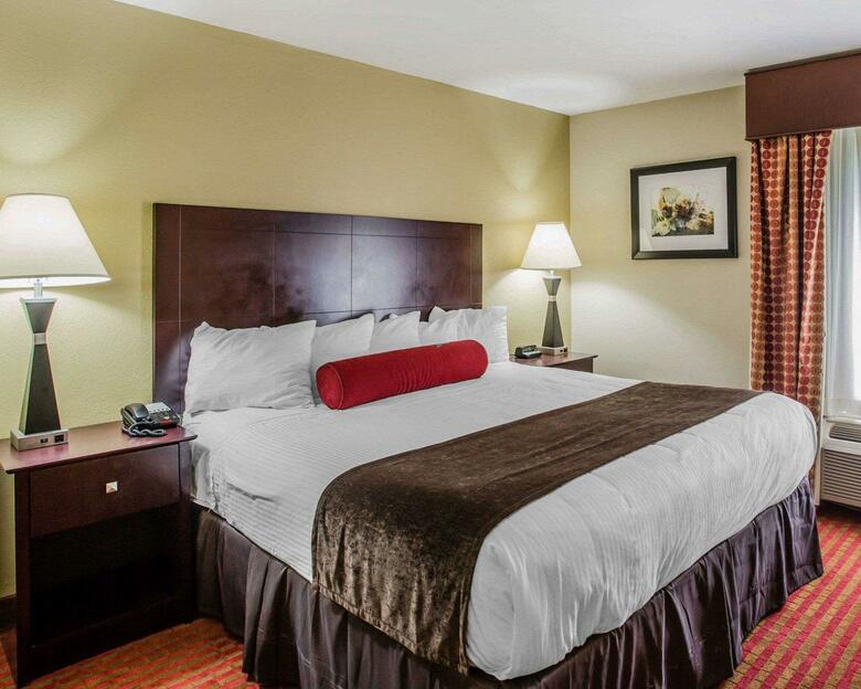 Hotel Quality Suites Nashville Airport