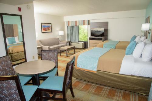 Hotel Pigeon River Inn