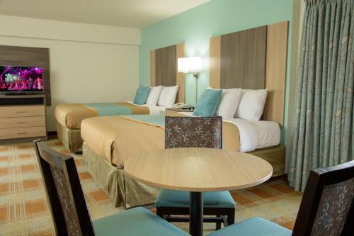 Hotel Pigeon River Inn