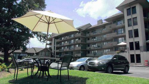 Arbors At Island Landing Hotel & Suites