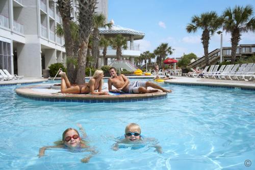 Hotel Crown Reef Beach Resort And Waterpark