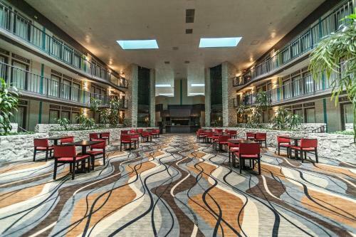 Hotel Fifth Season Inn & Suites