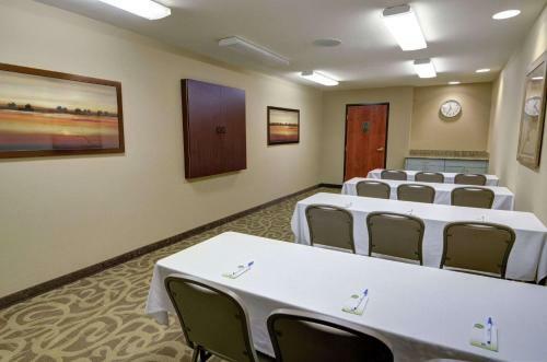 Hotel Comfort Inn And Suites Medical West