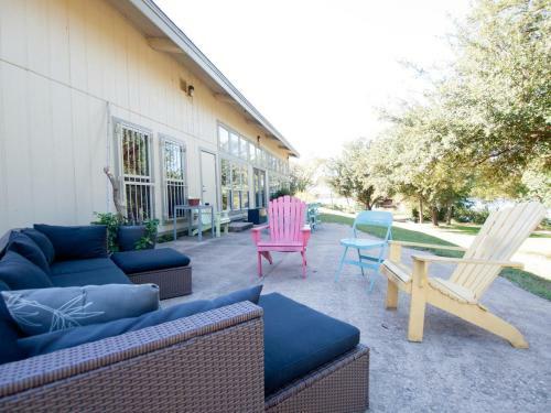 Hi - Austin Hostel