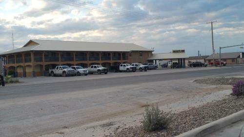 Motel Derrick Inn